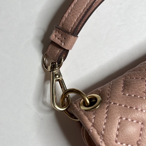 Enzo Angiolini Multi compartment Wristlet - Picture 2 of 8